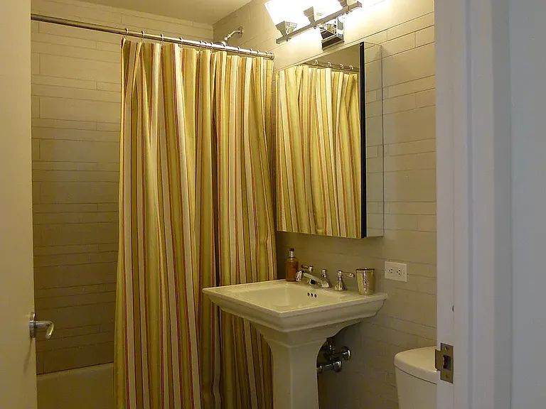 1510 Lexington Ave #10G — Photo 12
