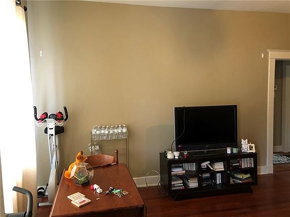 3rd image of 901 Stewart Ct APT B