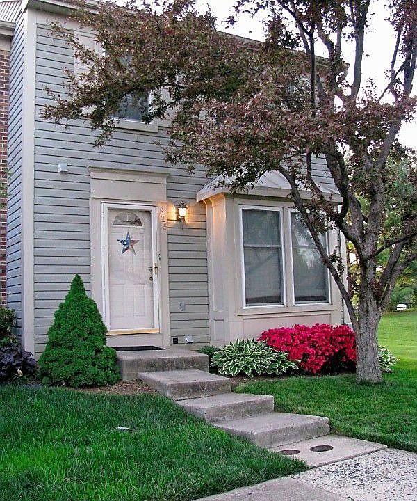 825 Dora Place