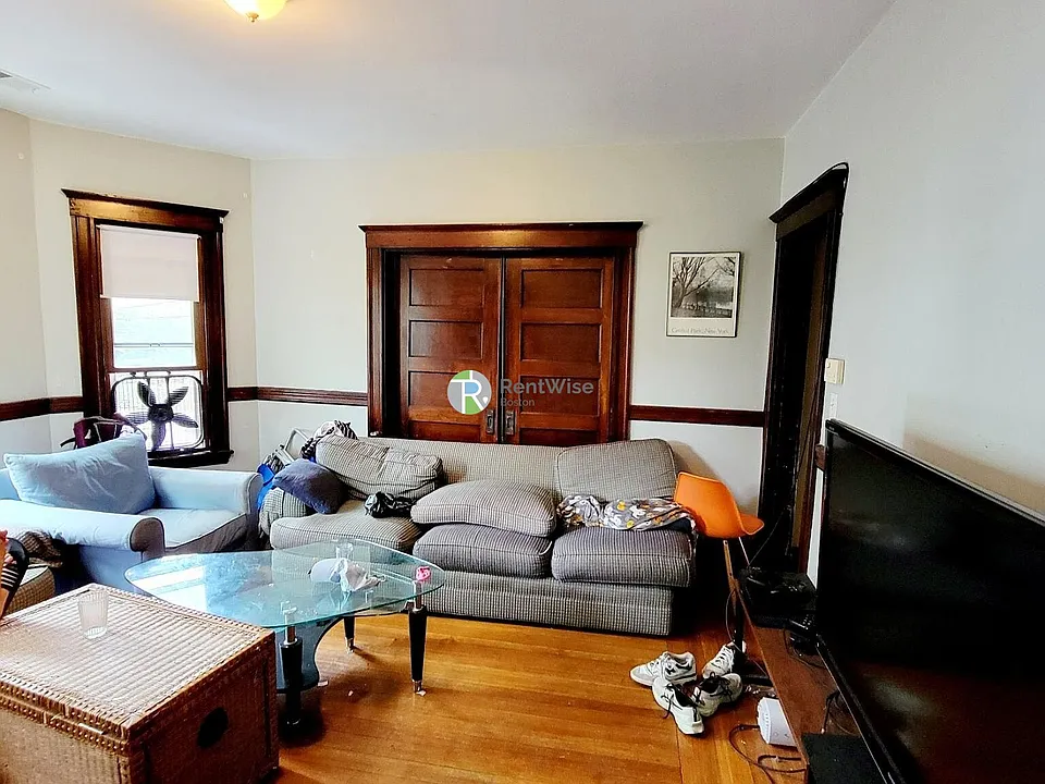 89 Winthrop St #2