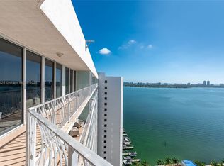 7601 E Treasure Dr PENTHOUSE 224, North Bay Village, FL 33141