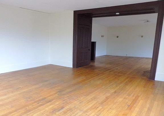 4th image of 210 W State St APT 2
