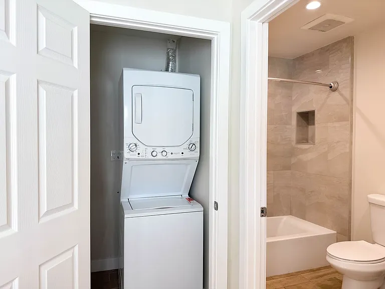 9027 Lindley Ave — Photo 11