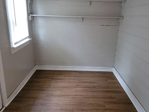 5th image of 704 N Carico St