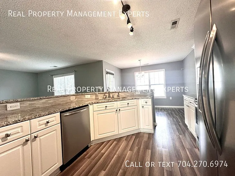 7603 Rolling Meadows Ln — Photo 6