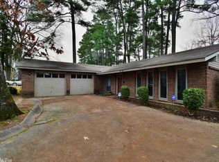17 Wemberly Dr, Little Rock, AR 72209