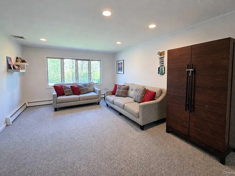 110 Briarwood Ln — Photo 8