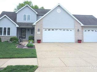 1409 Hardt Ct, Pekin, IL