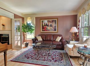 N64W14700 Poplar Dr, Menomonee Falls, WI 53051