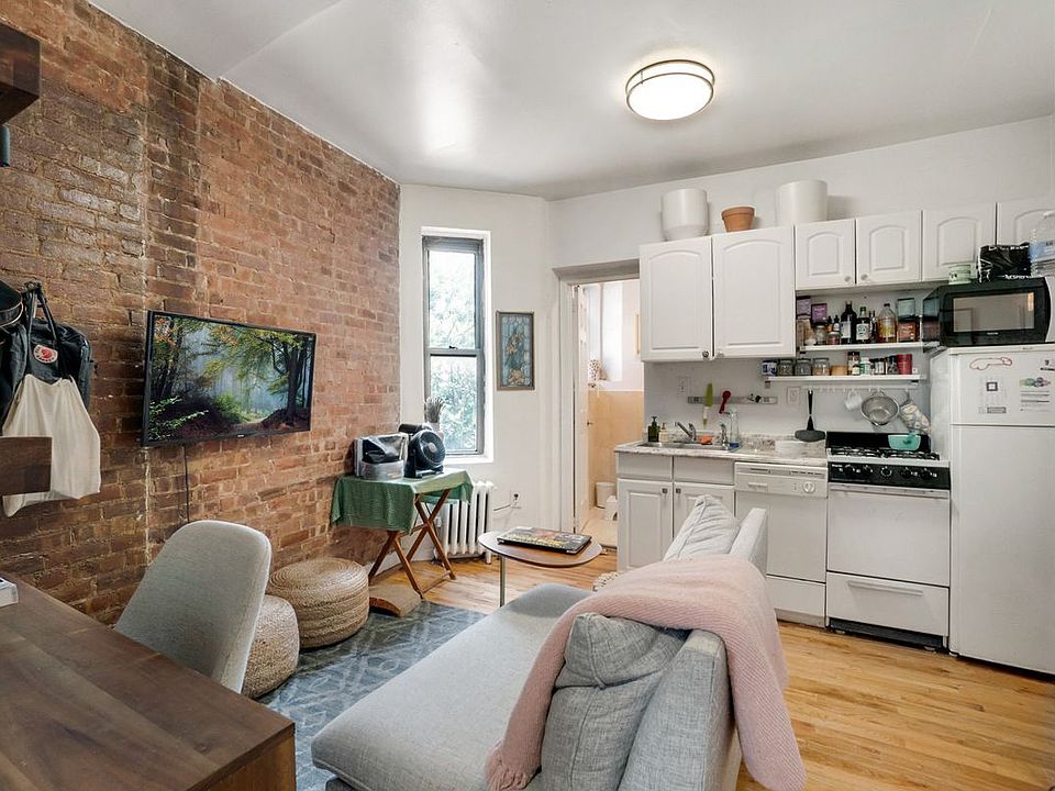 1st image of 31 E 1st St APT 2A