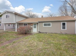 1222 Grove St, Aurora, IL 60505