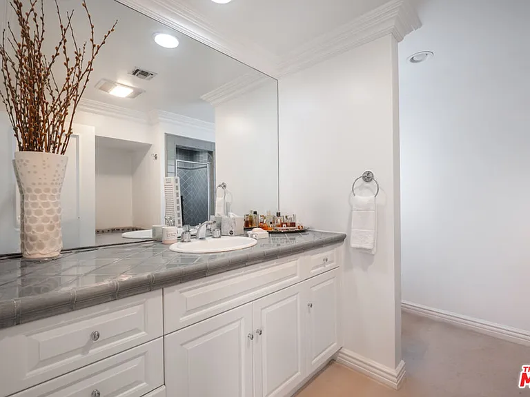 1201 Loma Vista Dr — Photo 20