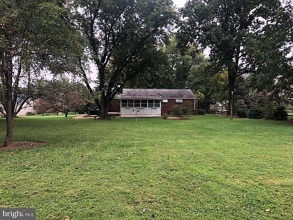 Bonus sunroom with window AC