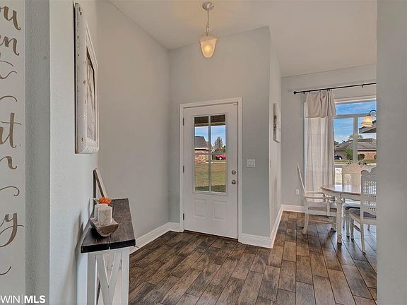 4th image of 599 Vestige Mews
