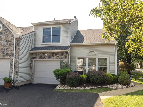 2 Northrup Ct, Newtown, PA 18940