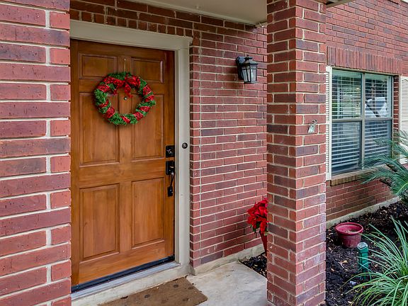3rd image of 3310 Carnaby Creek Dr