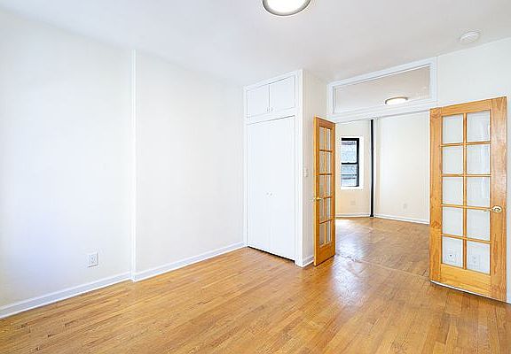 3rd image of 136 E 28th St APT 3FE