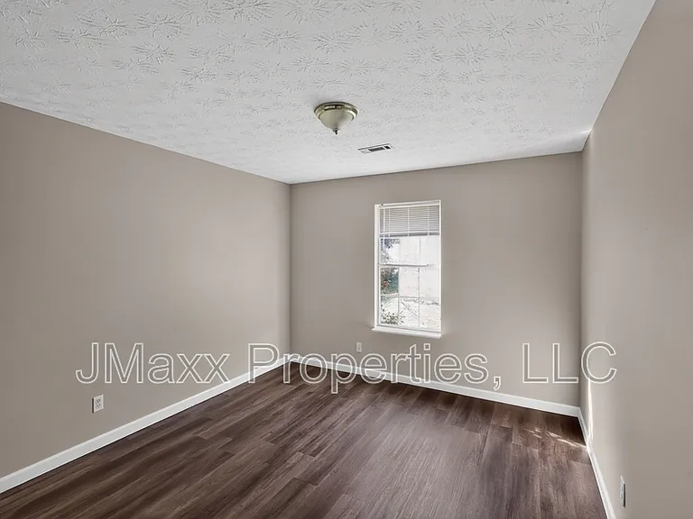 22 Canterbury Dr — Photo 17