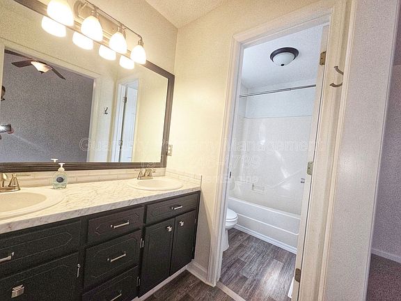 5th image of 608 Bay Leaf Cir