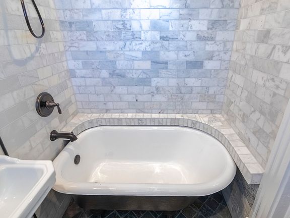 4th image of 1402 Lafayette Blvd APT 1