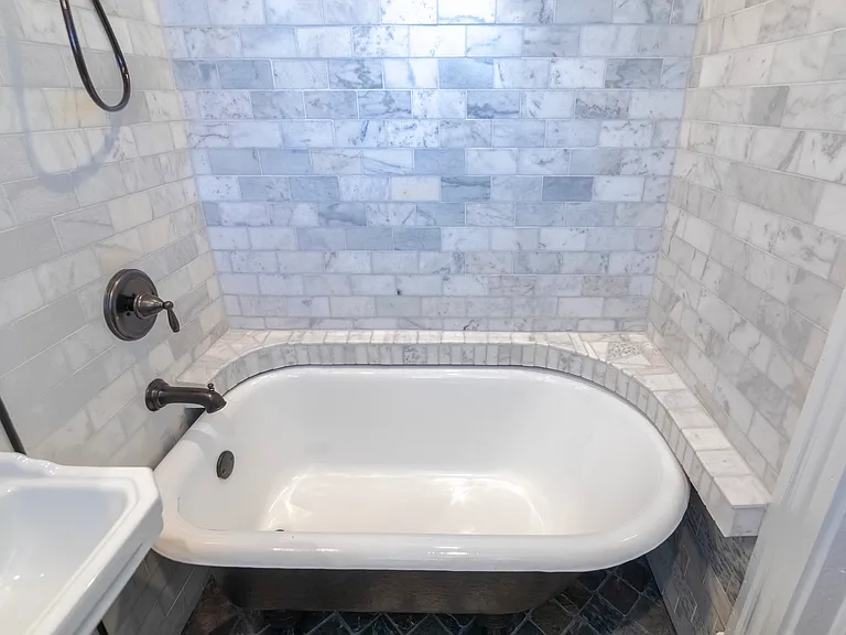 1402 Lafayette Blvd #1 — Photo 4
