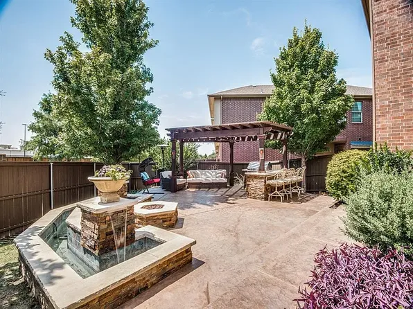 8648 Knox St, Irving, TX 75063