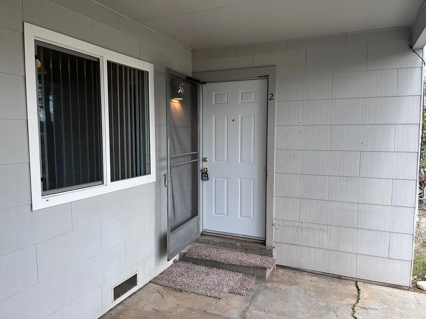 Cute One Bed Apt In Colfax!! $500 Off 1st Months Rent!! — Photo 4