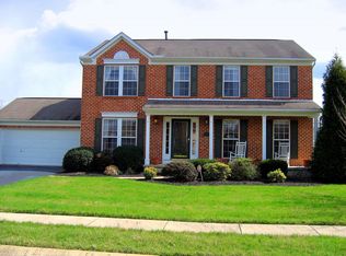 302 Triple Crown Ct, Newark, DE 19702