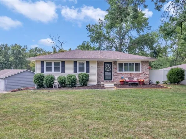 7510 NW Winter Ave, Kansas City, MO 64152