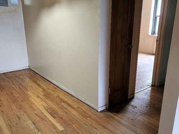 4th image of 3225 90th St APT 509