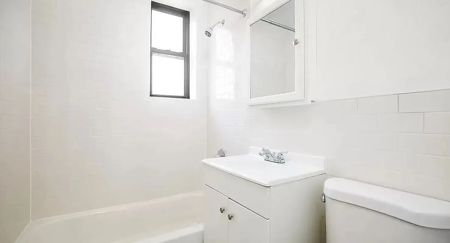 30-49 Crescent Street — Photo 3