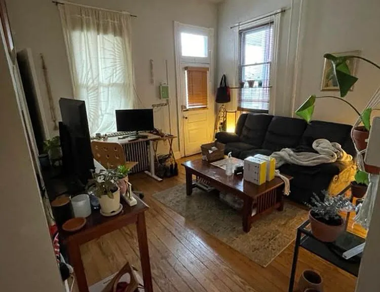 2825 Saint Paul St #1B — Photo 2