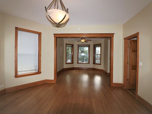 3rd image of 2049 N Sawyer Ave #1