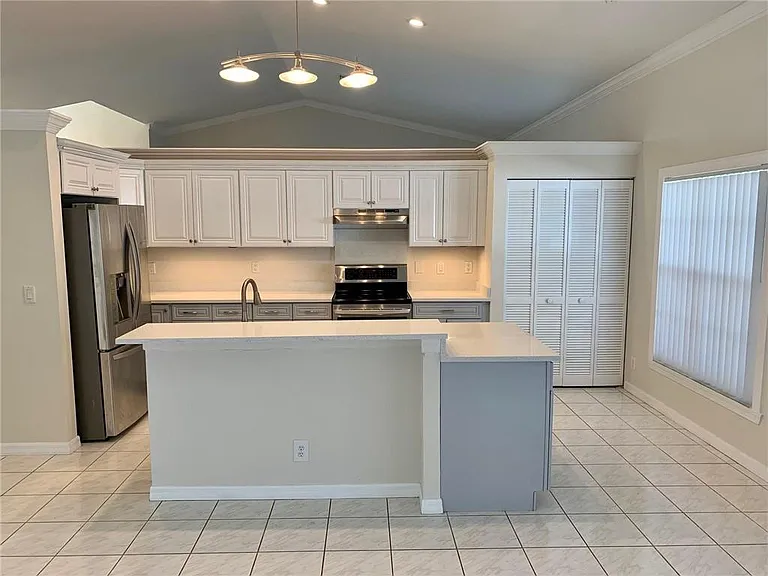 10841 Fox Glen Dr — Photo 3