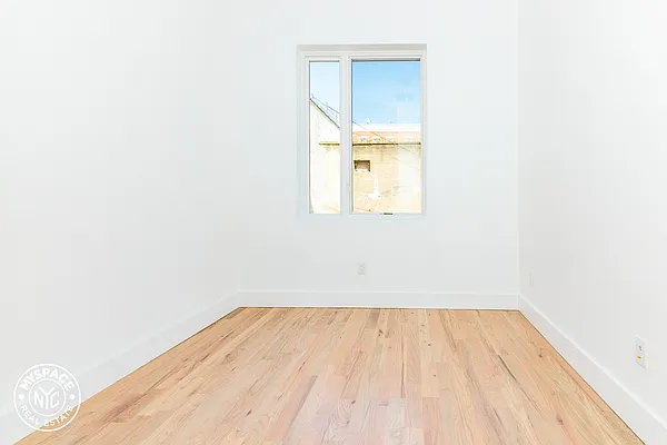 Rented by MySpaceNYC | media 9