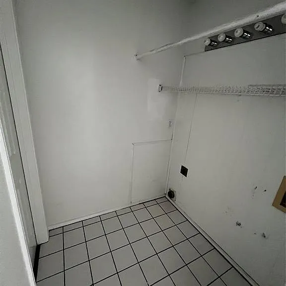 511 Essex Pl — Photo 7