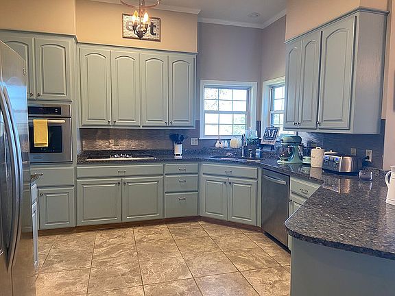 5th image of 44 Southridge Cir