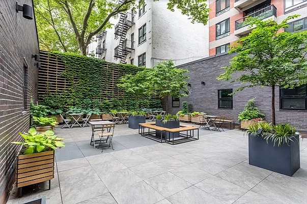 Rented by Bond New York | media 48