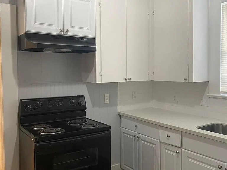 2380 Liberty St — Photo 29