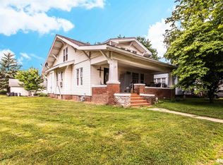 152 N 3rd Ave, Canton, IL 61520