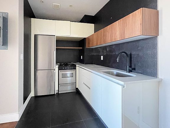 2nd image of 62 E 21st St #4