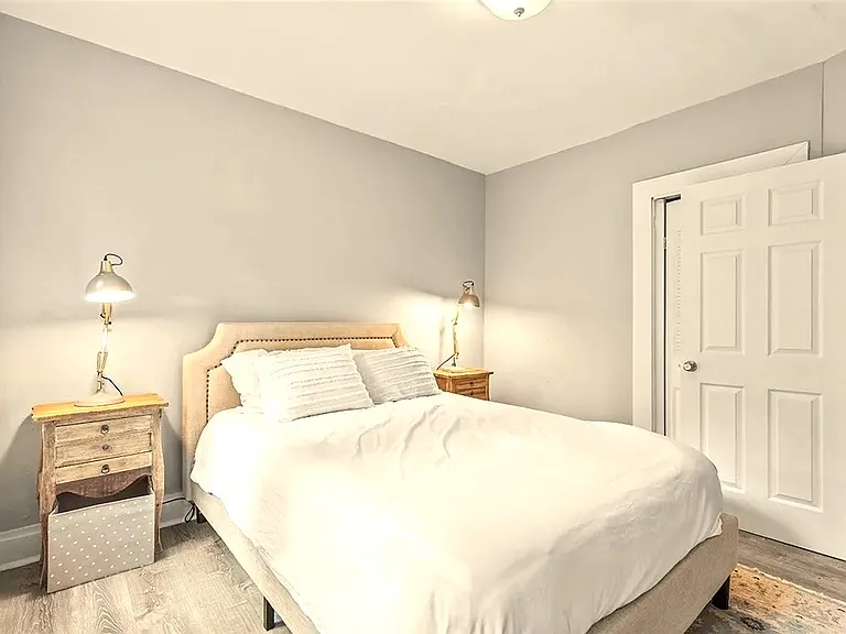 206 Oakview Ave #1 — Photo 2