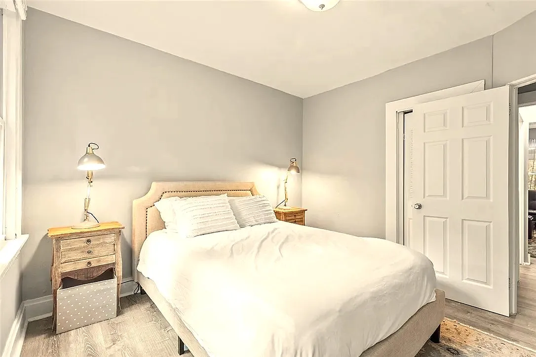 Building Photo - 206 Oakview Ave #1