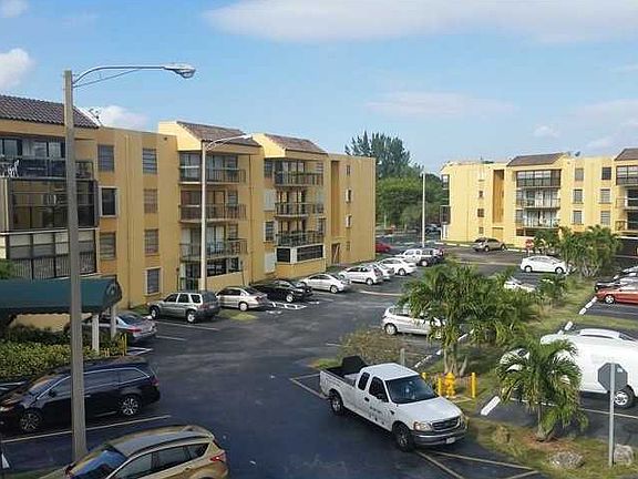 3rd image of 1350 SW 122nd Ave APT 305