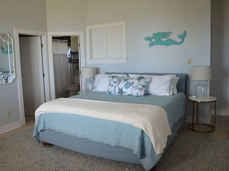 704 Ocean Front — Photo 23