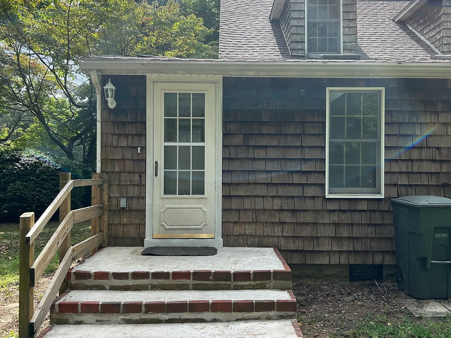 3 bed, 1350 sqft, $2,100 — Photo 3