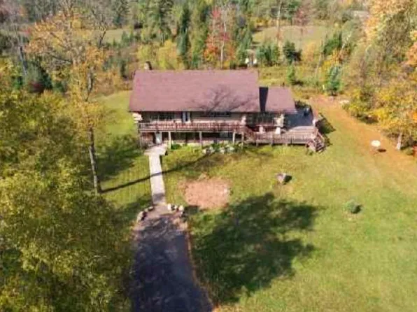 8511 Wall Rd, Armstrong Creek, WI 54103