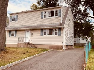 13 6th Ave, Hawthorne, NJ 07506