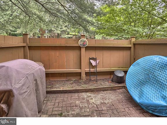 4th image of 200 Oakmont Ct
