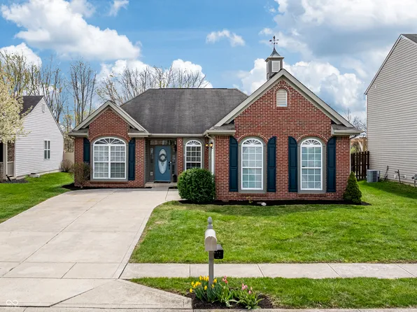 4729 Beach Club Dr, Westfield, IN 46062